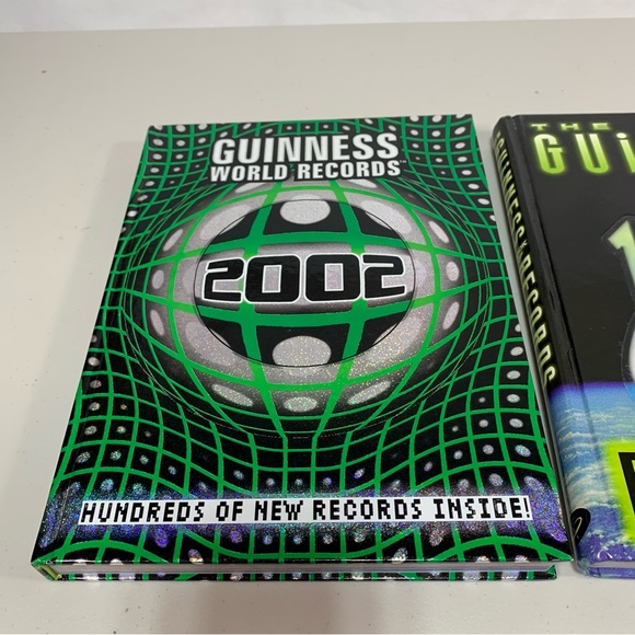 Guinness World Records 2Hardbound books- the Guiness book of Records 1999 & 2002 - Picture 12 of 12